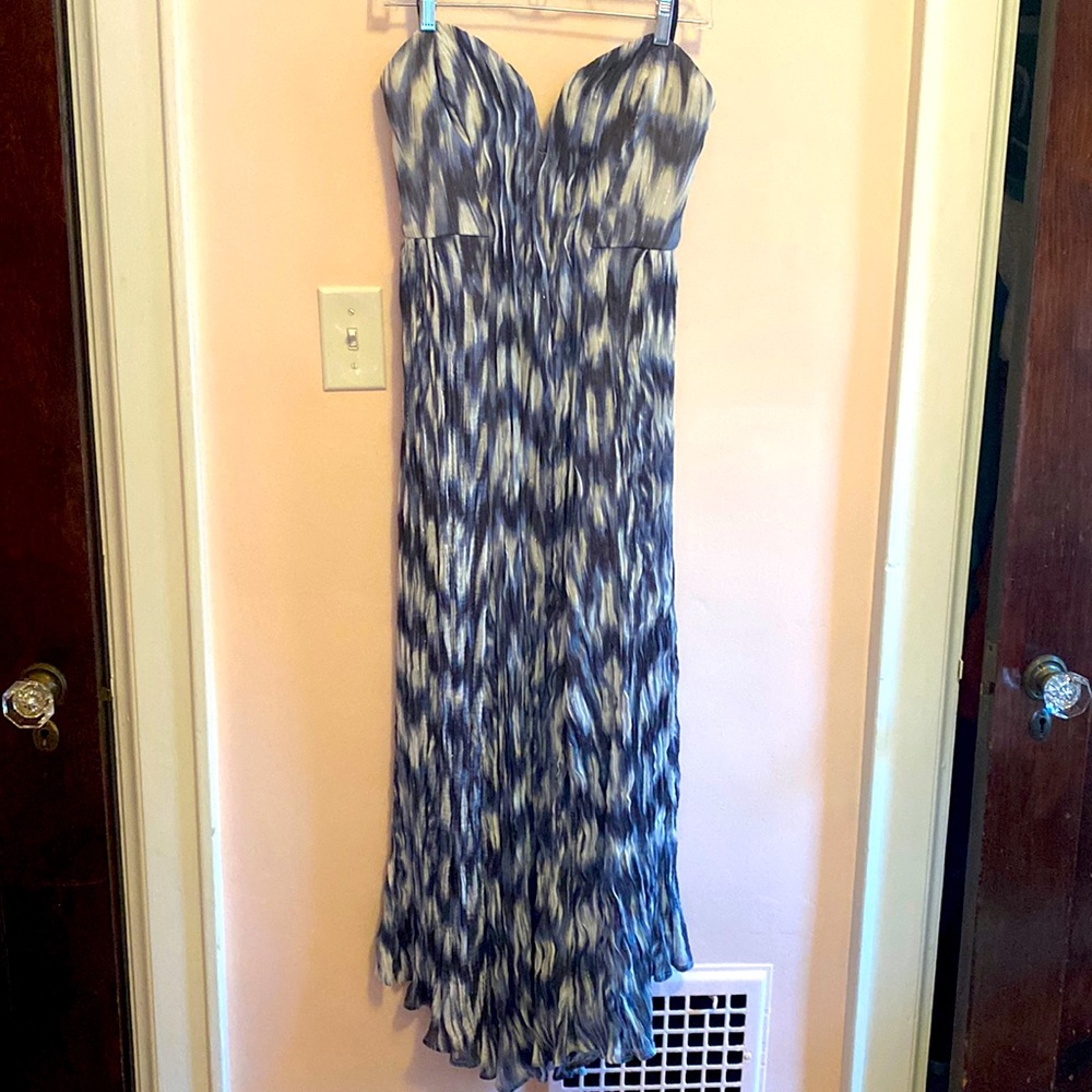 Stunning Kimchi Blue strapless maxi dress, size 2